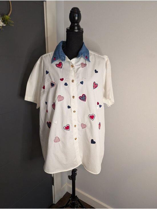 Bobbie Brooks Tops - 90s's Bobbie Brooks White Button-Up‎ W/ Denim Collar & Embroidered Hearts - XL